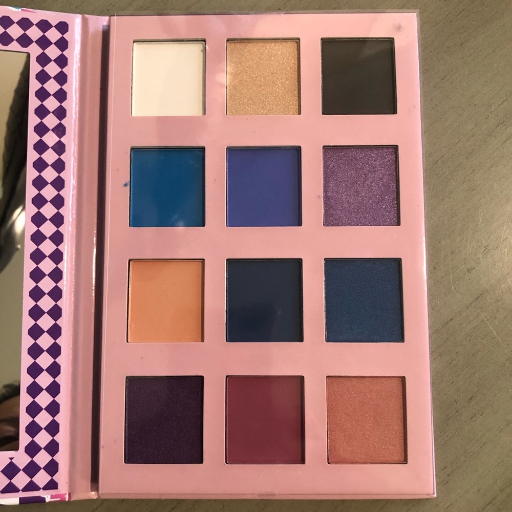 Hot Topic vaporwave Eyeshadow Palette 12 colors new, unused
